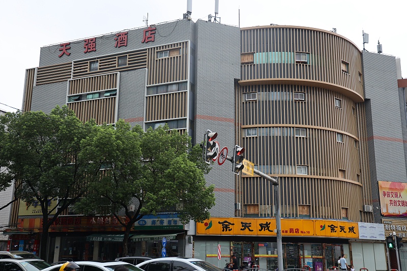 松江天強快捷酒店鋁方管