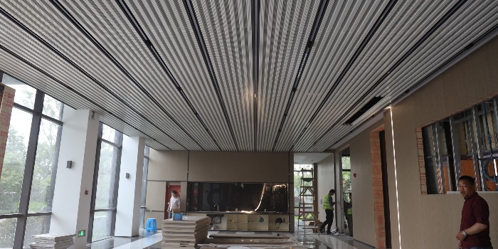 氟碳粉末鋁單板，越來越多人的選擇，和氟碳鋁單板有什么區(qū)別