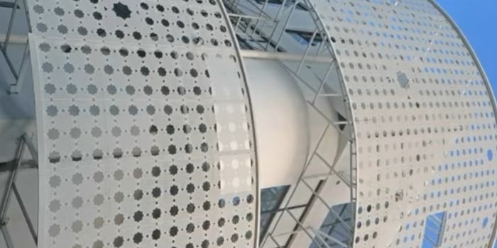 沖孔鋁單板是什么？沖孔鋁單板定制有什么優勢？